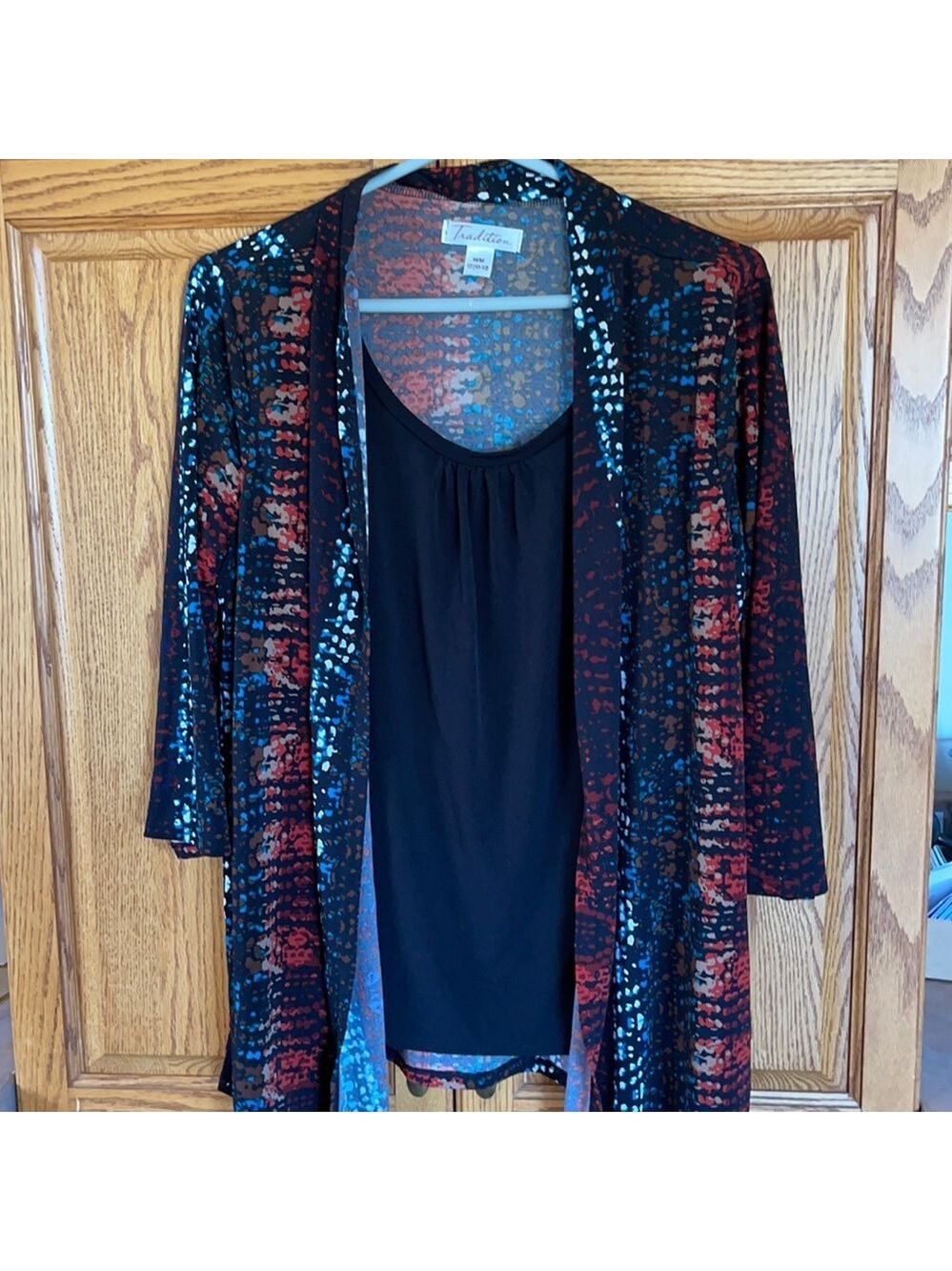 Traditions beautiful shirt size M.